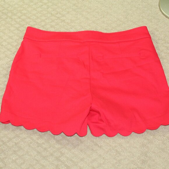 Isaac Mizrahi New York Red Scalloped Hem Shorts Size 12 - Picture 2 of 6